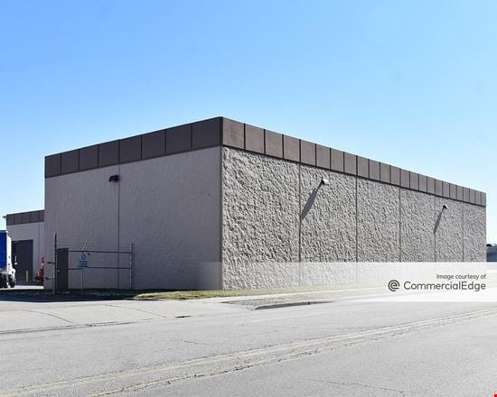Preview of Industrial space for Rent at 1518 Dalton Avenue