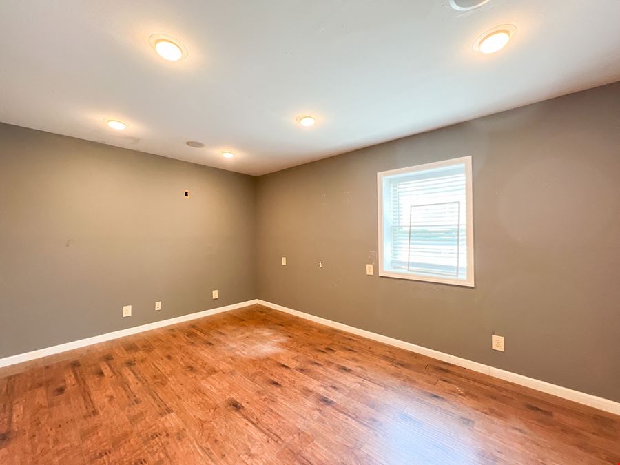 ±4,000 SF Office / Warehouse Suite in Rathborne Business Park