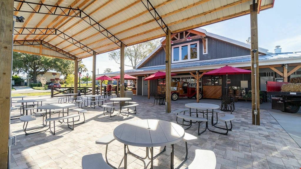 8,792 SF Retail/Food Service/Event Center Clermont, FL