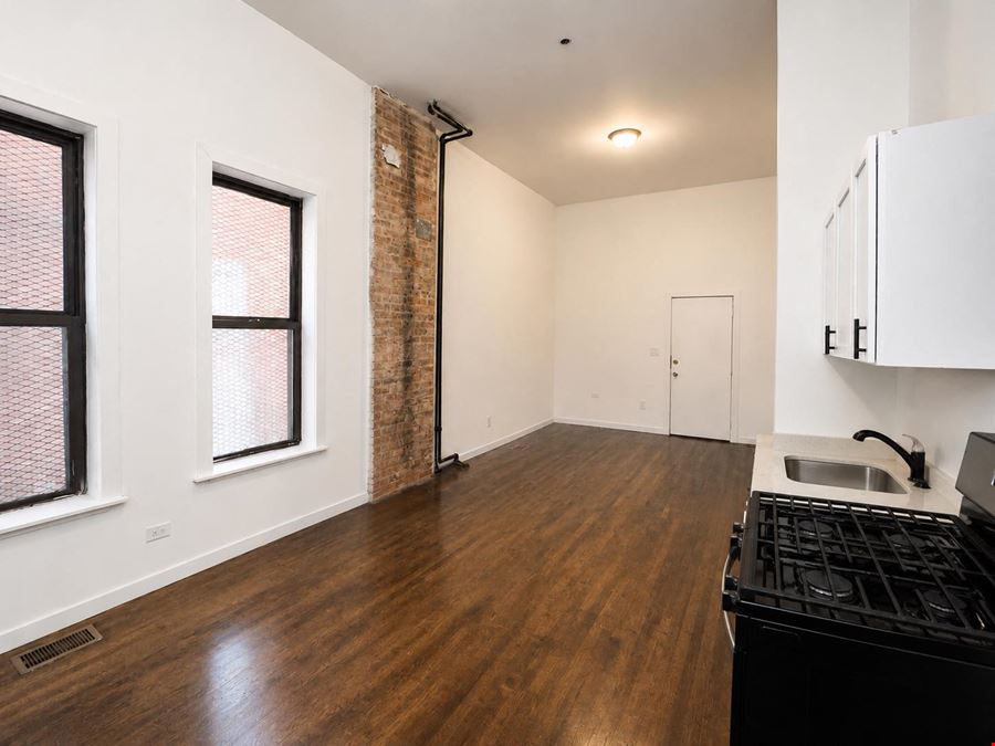 8714 S. Commercial Ave.