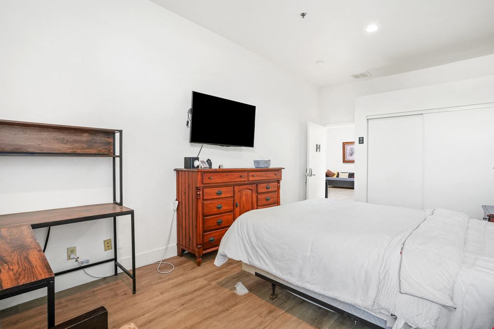 Downtown Las Vegas Bldg - Multiple Uses Possible