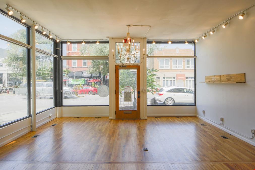 1925 W Division St