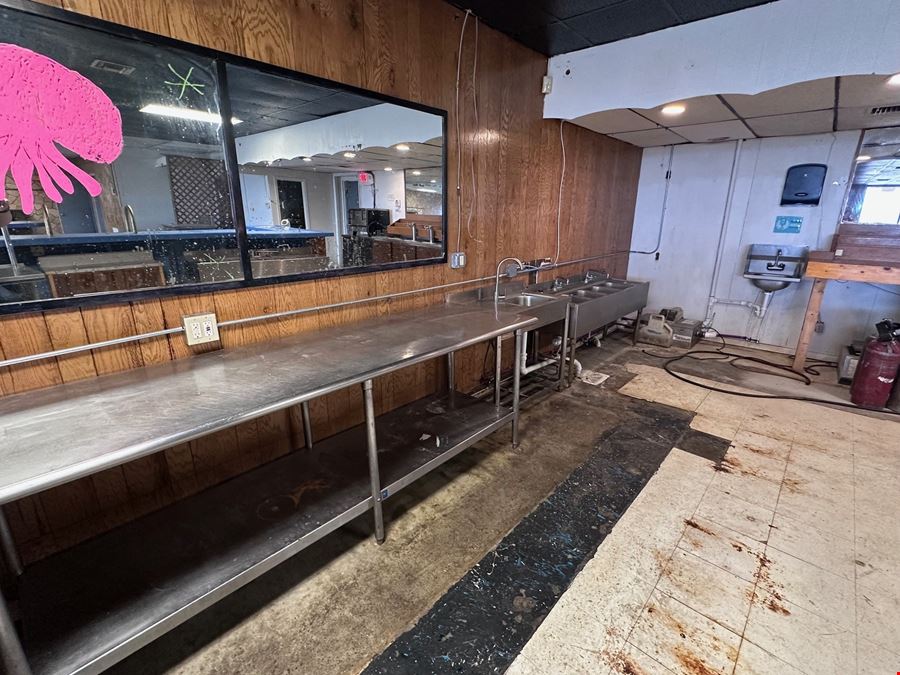 SOUTH WICHITA BAR & LOUNGE