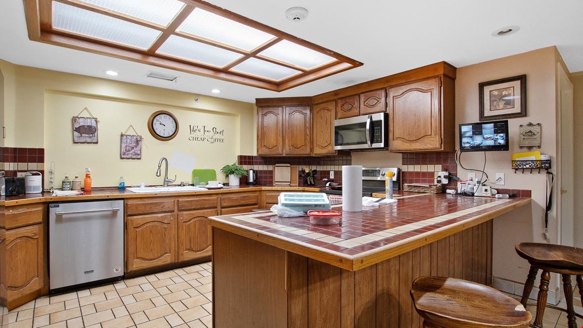 2042 N Sossaman