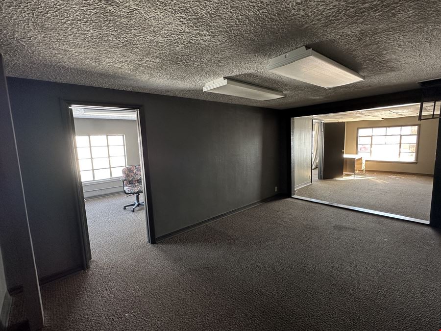 13,828 SF on .87 Acres Zoned GM in NW Springfield