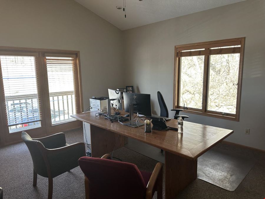 7601 John Deere Pkwy, Lease