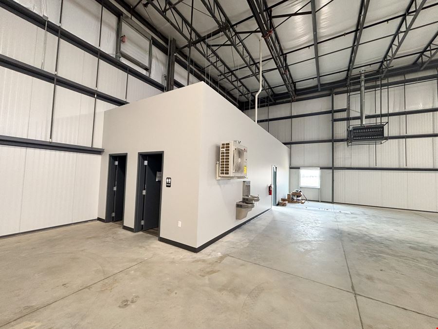 26,060 to 52,120 SF Industrial for Lease