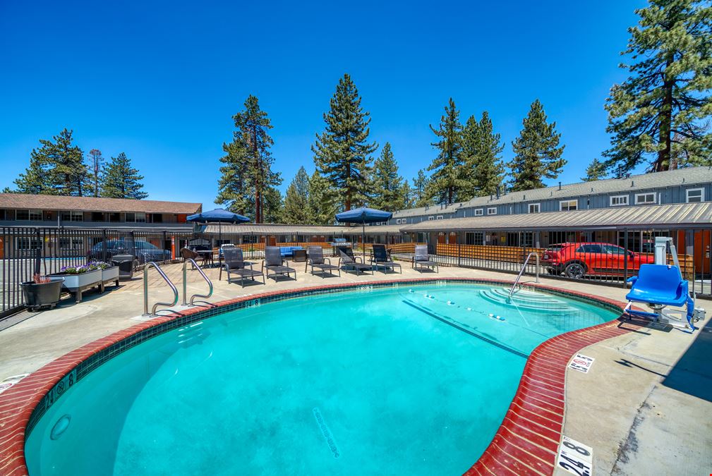 Blue Jay Lodge & Moose and Maple Lodge