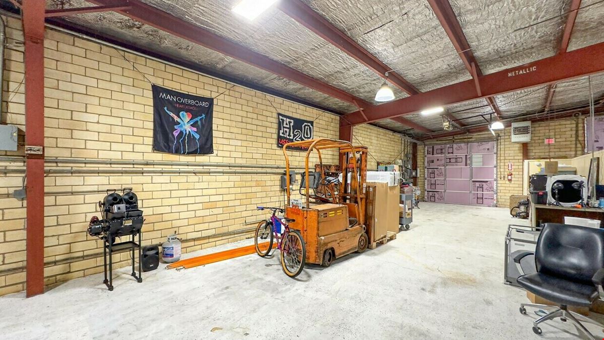 4704 sqft Industrial Space for Lease