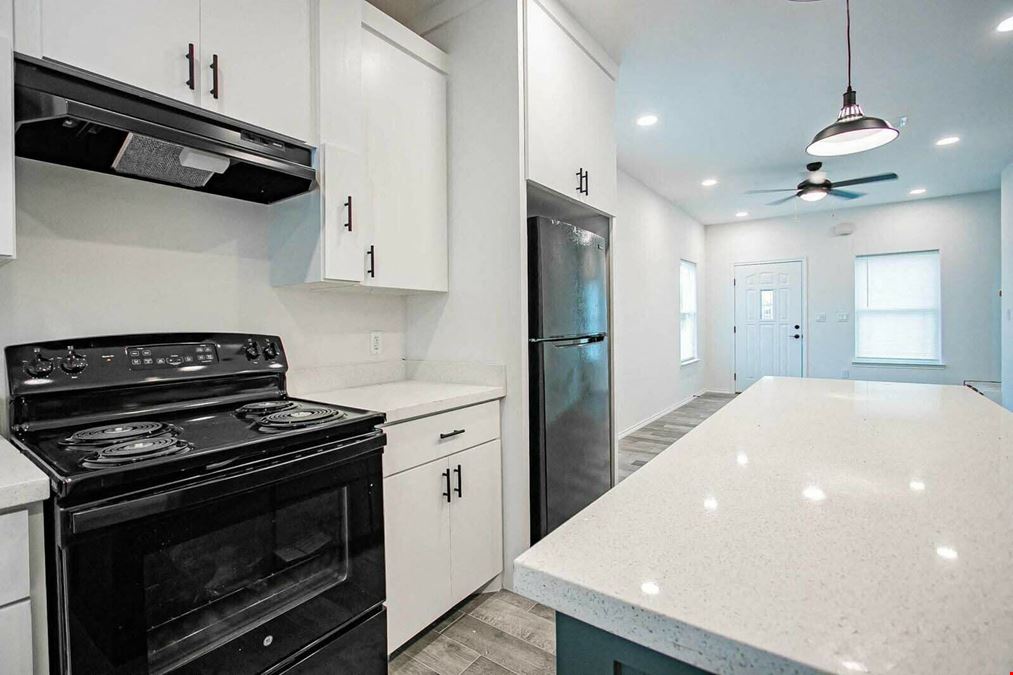 405 Lion's Villa Avenue