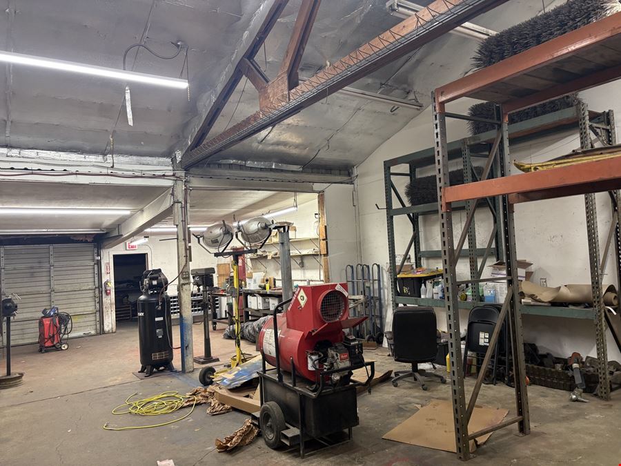Clark County Shop/Office & Industrial Yard