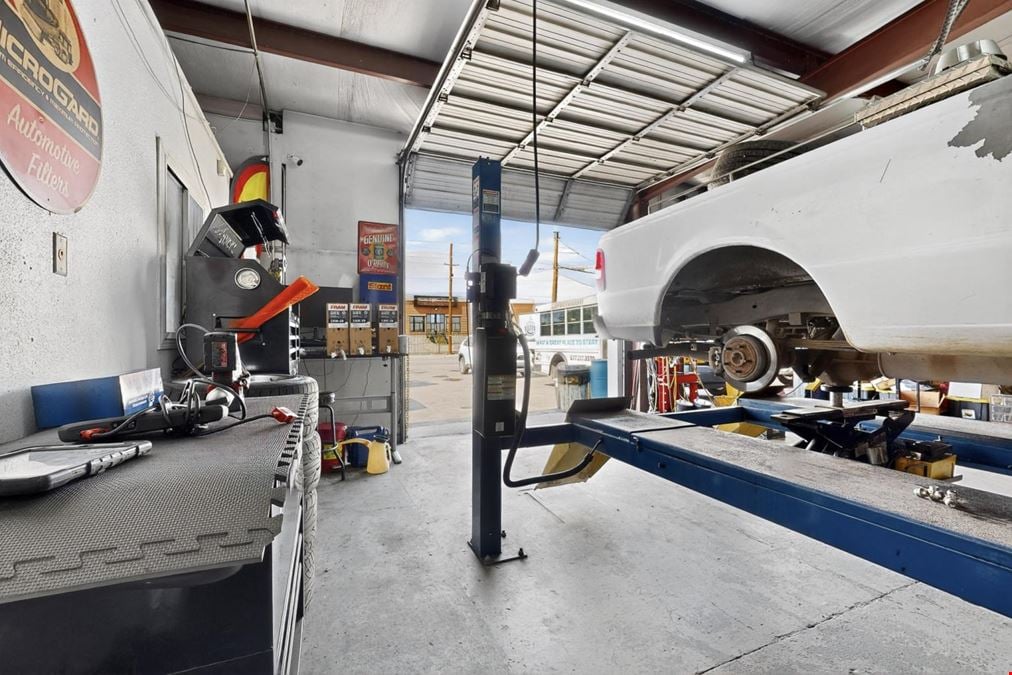 VERSATILE RETAIL/ WAREHOUSE PROPERTY