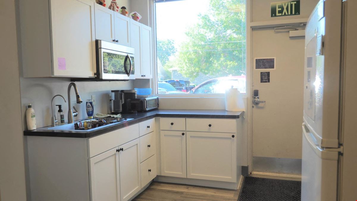 Office/Retail For Sale in Havelock
