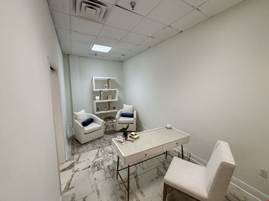 916 SF of Executive Office Space