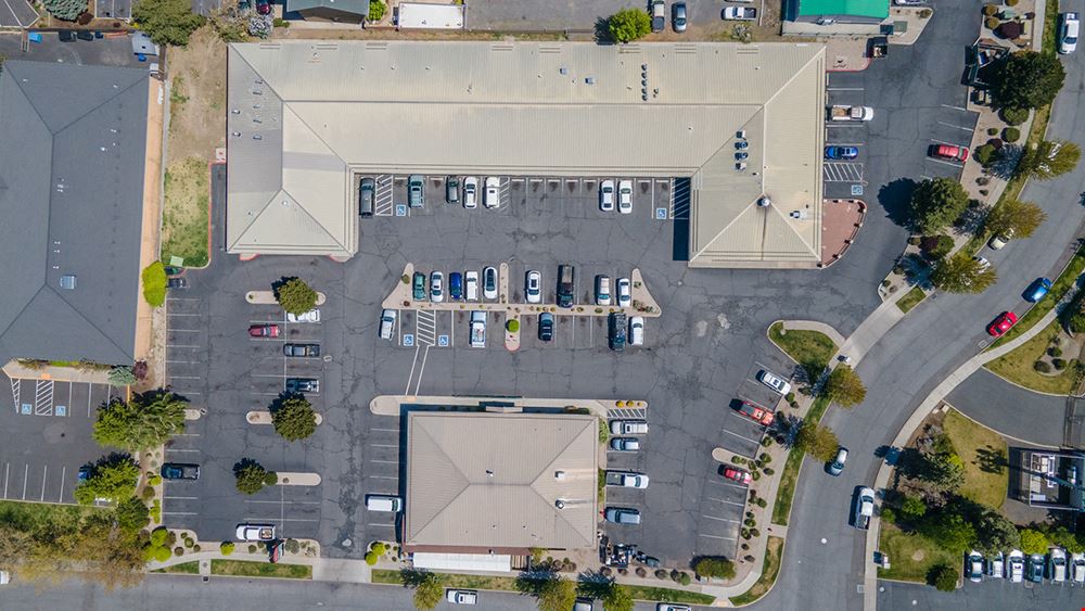 Twin Knolls Retail Center