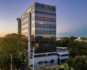 450 Regions Bank Building - 450 North Park Road