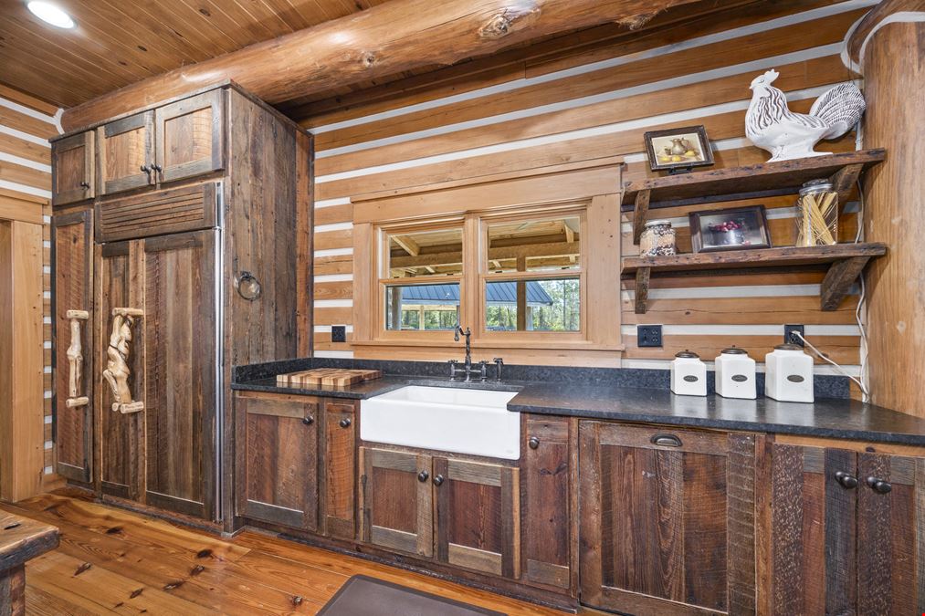 Luxury Riverfront Lodge