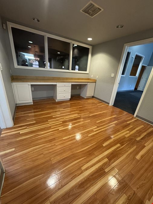 2405 W New Haven Ave