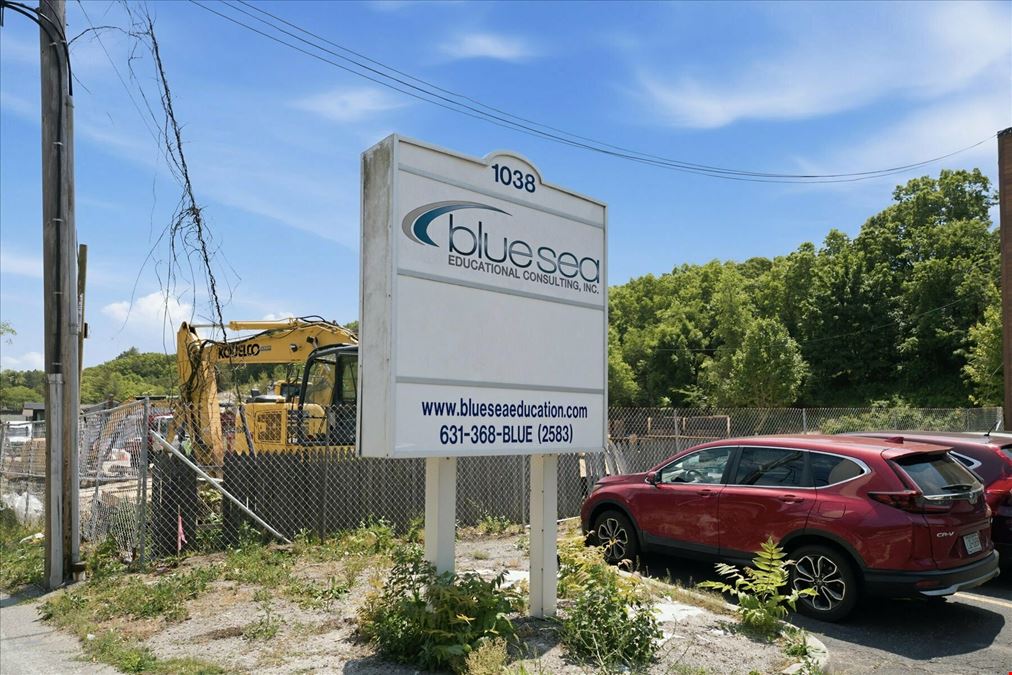 1038 West Jericho Turnpike