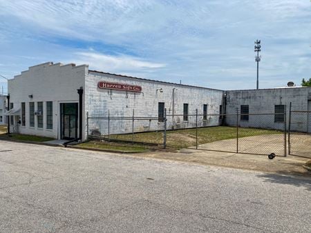 Preview of Industrial space for Rent at 512 Pershing Road
