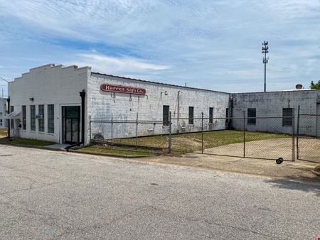 Preview of Industrial space for Rent at 512 Pershing Road