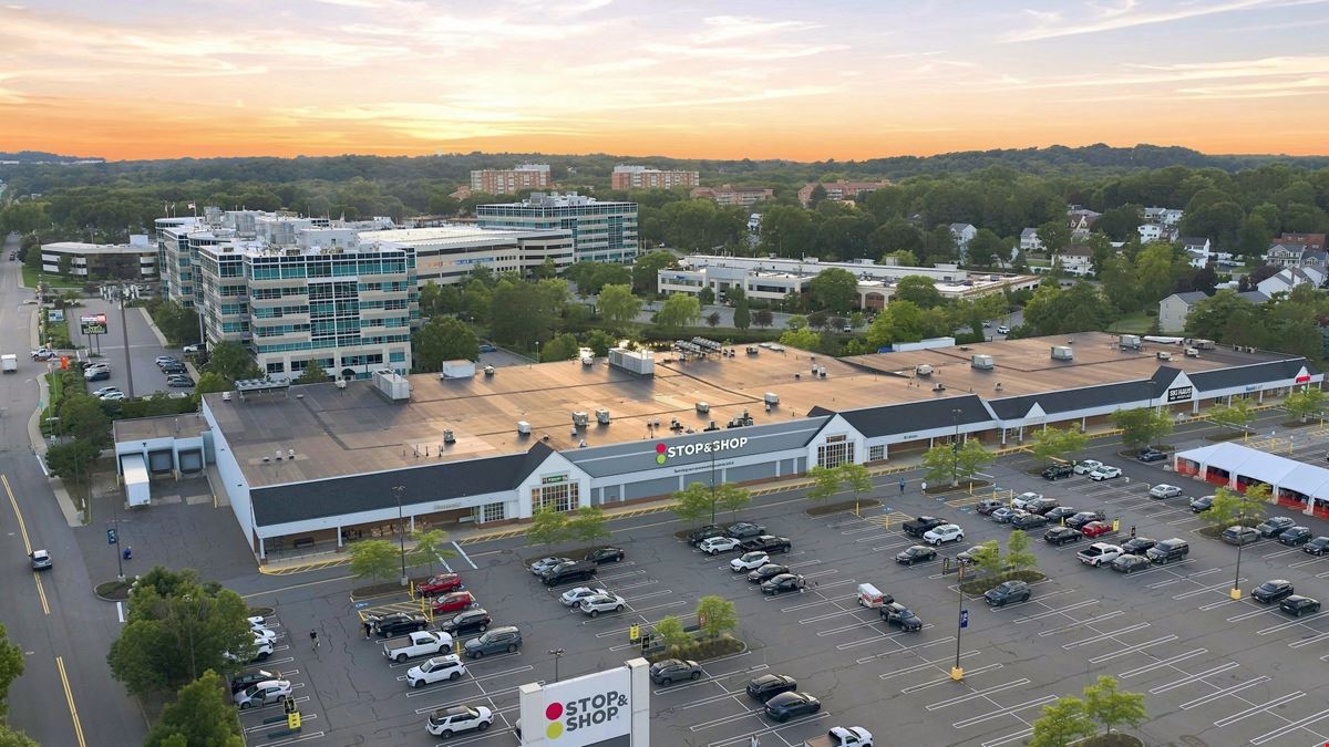 Woburn, MA - Main Street Shopping Center