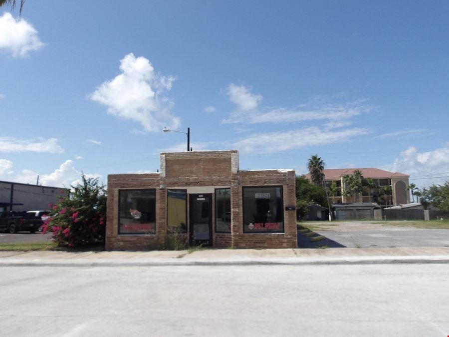 313 Maxan Street