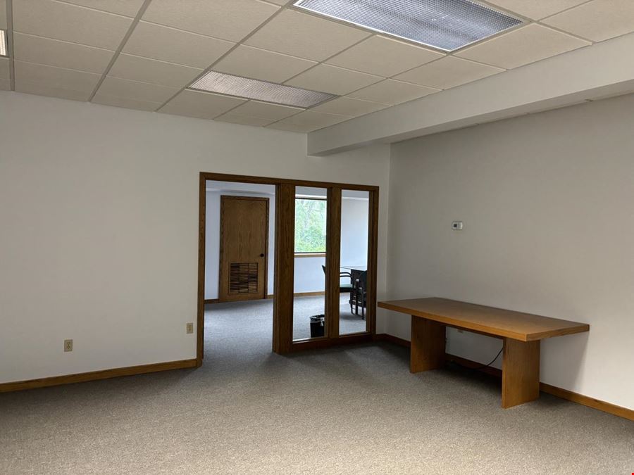 4131 Okemos Rd - Okemos Mi 