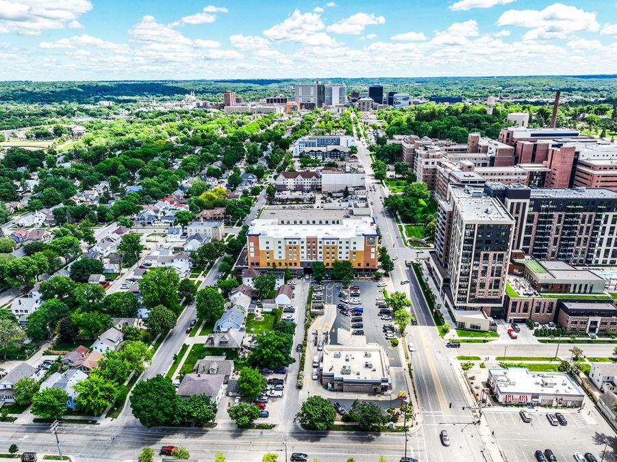 Homewood Suites & Courtyard by Marriott Rochester-Mayo Clinic St. Mary's Hospital