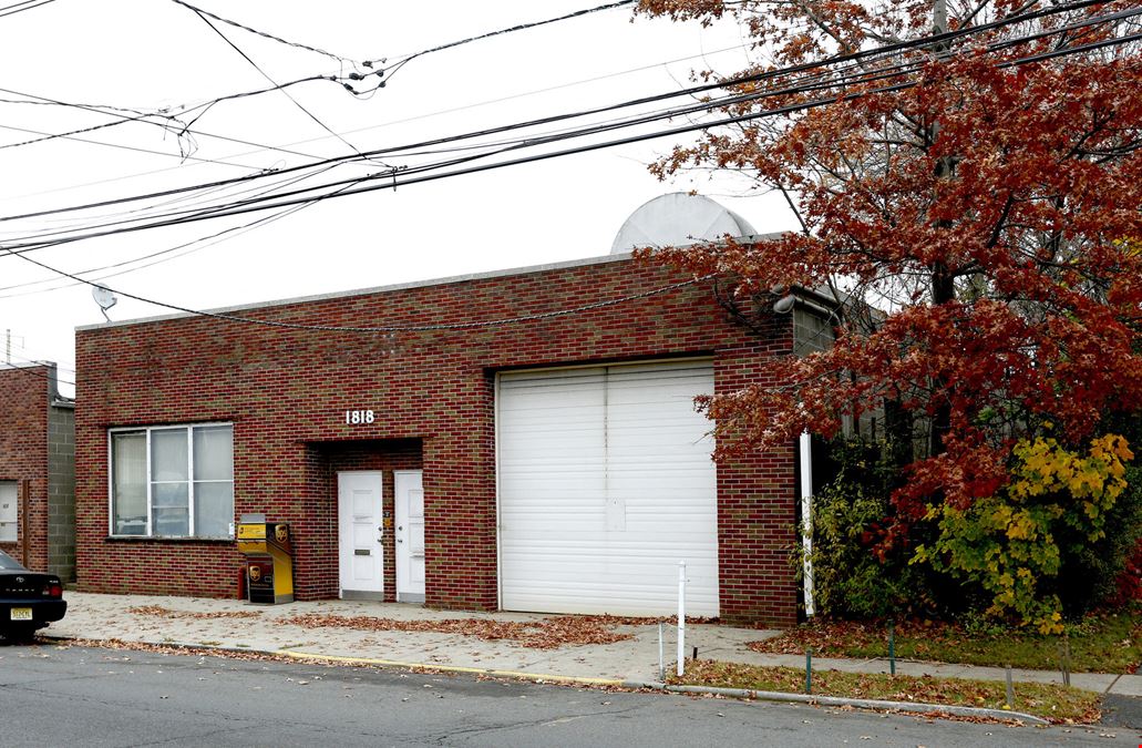 ±5,500 SF Flex/Warehouse Opportunity for Lease