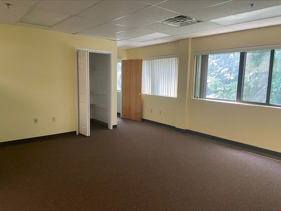 ±550 – 5,290 SF Professional & Medical Office