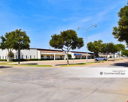 Preview of commercial space at 2401 East Loop 820 North