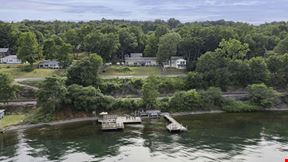 Admiral Peabody's  Lakeside Lodging