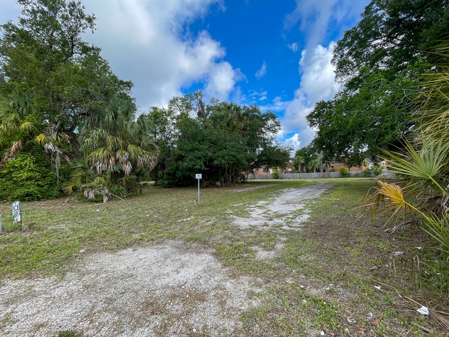 Two Adjacent Parcels | 4.69± Acre Redevelopment Opportunity - SW 13th Street & Williston Road