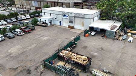 Preview of Industrial space for Rent at 1457 W Maple Ave