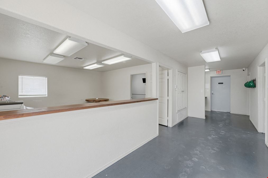 6,060 Drive Through Office/Shop on 6.33 Acres