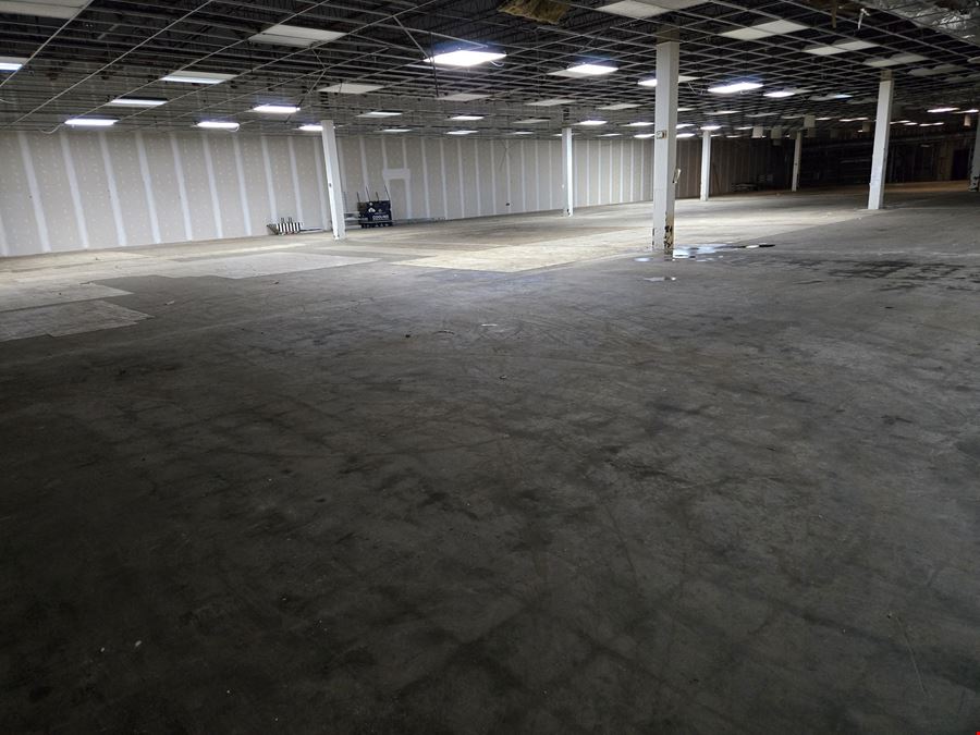 5897 S Transit Rd - 1,730+/- SF to 90,384+/- SF RETAIL SPACE AVAILABLE