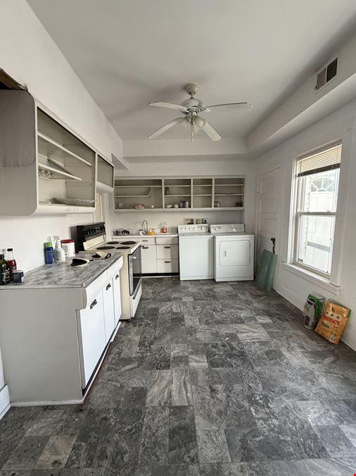 1706 & 1708 Woodville Rd