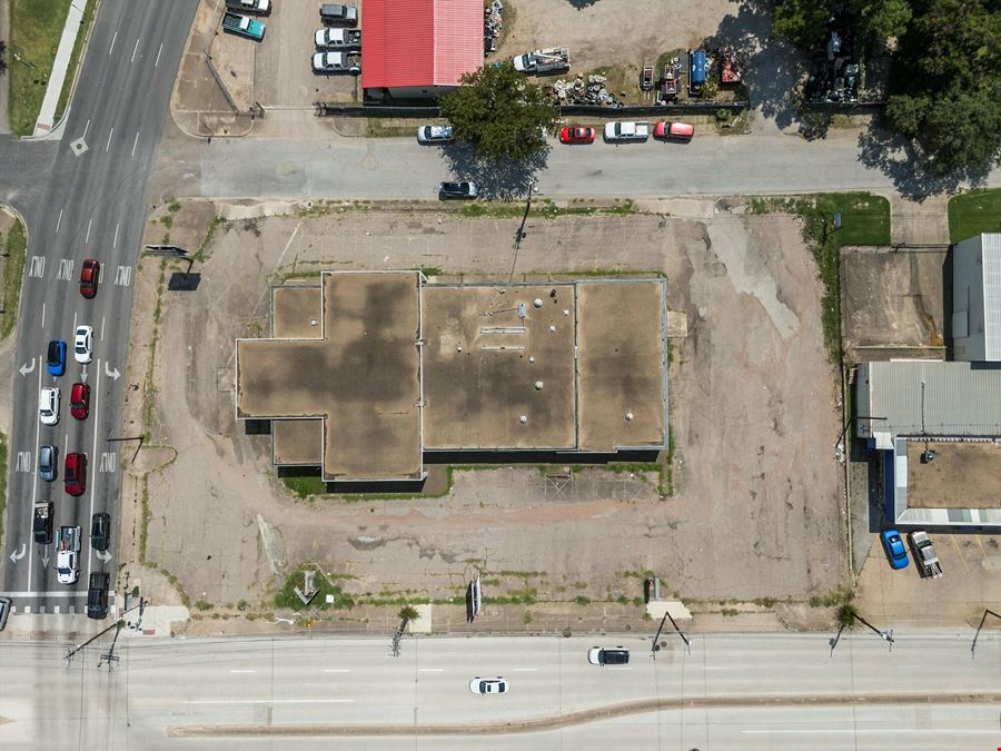 1700 W Waco Dr