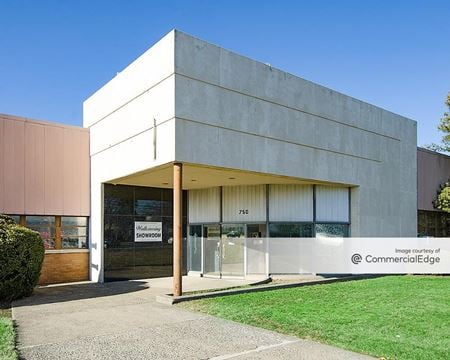 Preview of Industrial space for Rent at 750 Bloomfield Ave