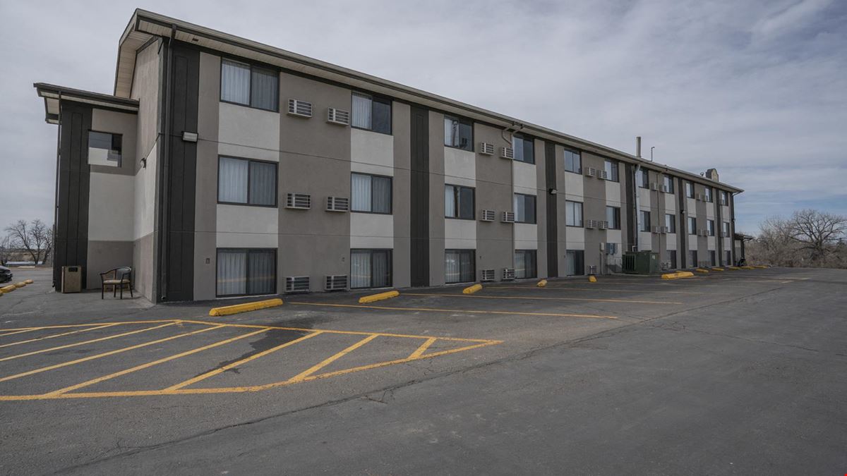 Super 8 Miles City