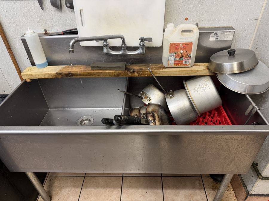RESTAURANT FF&E FOR SALE
