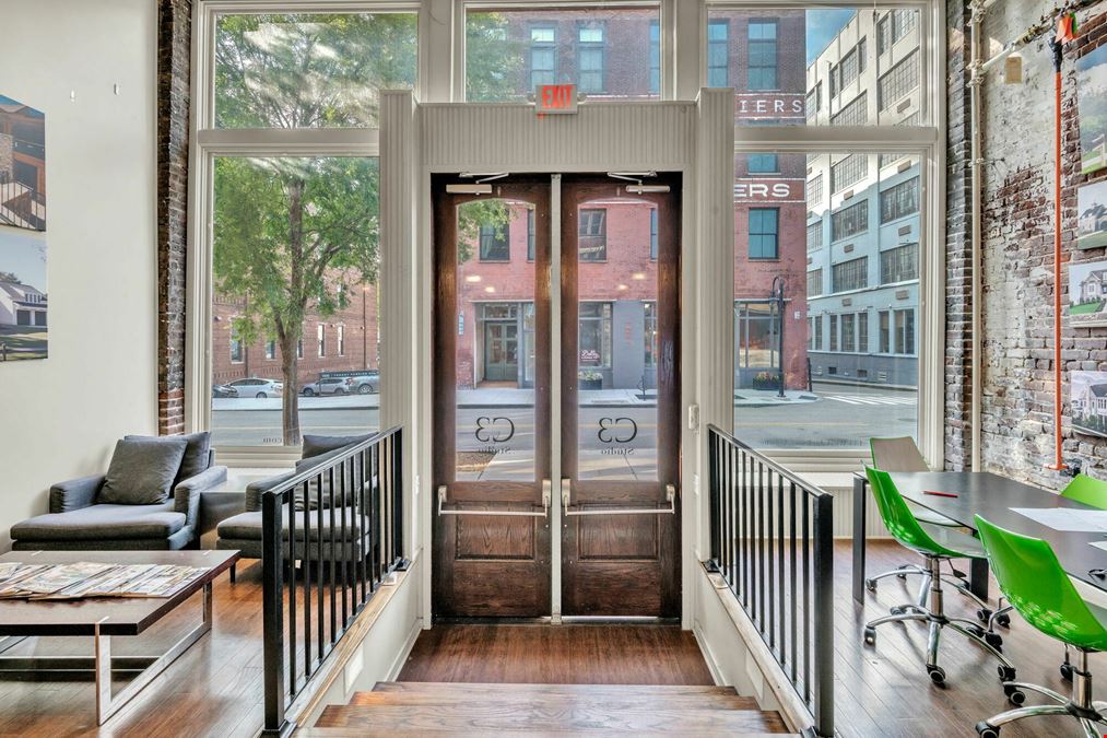 Mixed-Use Condo in the Jacksonian