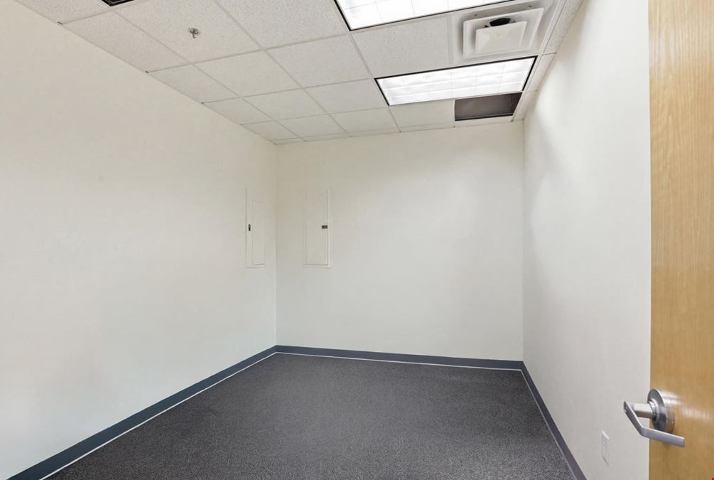 3,700sf Professional Office Suite for Lease in Rowley, MA