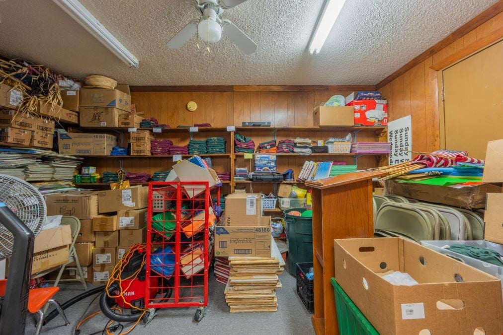 590 7th St Macclenny Building & Land 