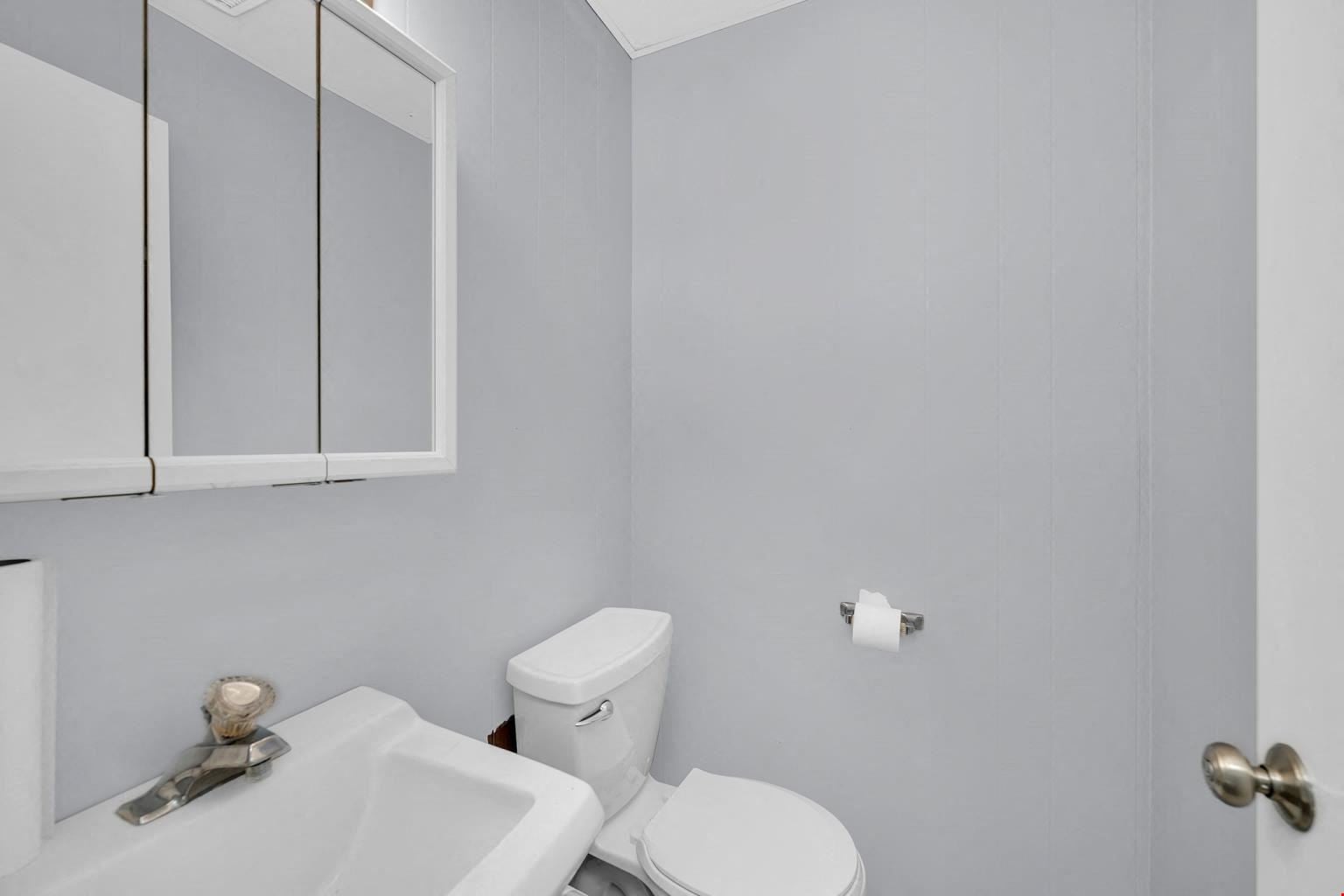 3S340 Rockwell St, Unit 201 - 2nd Floor North, Warrenville, IL 60555