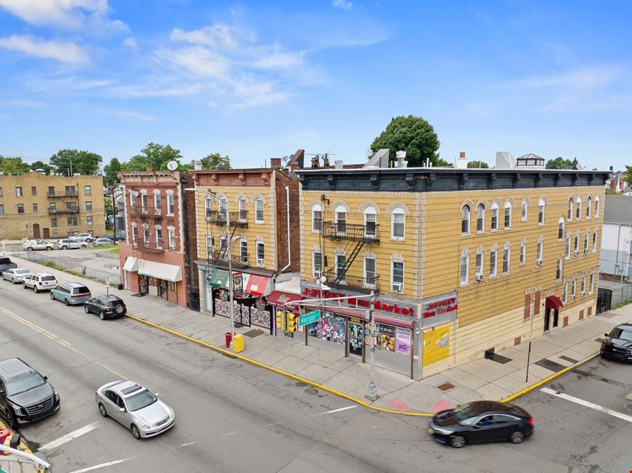 898 Main Ave