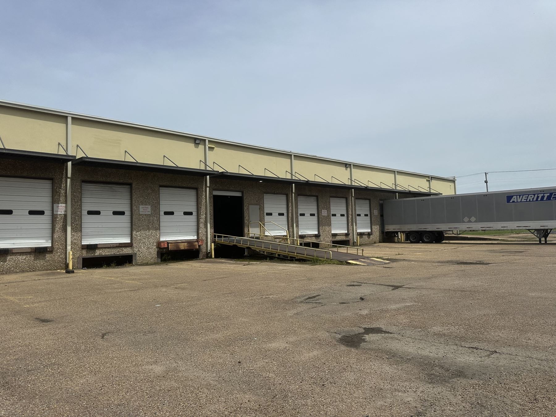 545 Ford Ave - Functional Warehouse/Distribution Space