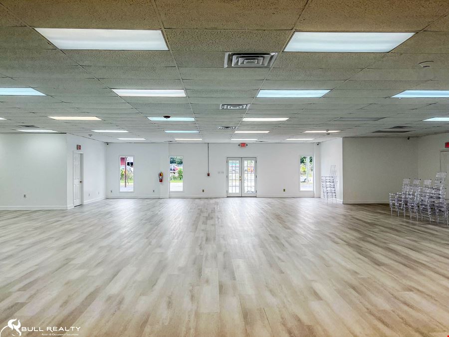 General Commercial/Flex Space | ±3,400 SF