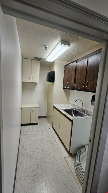 665 E. Anderson St., Suite E